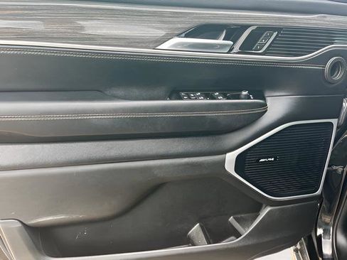 Used 2022 Jeep Wagoneer Series III w/ Flexible Seating Group image 14