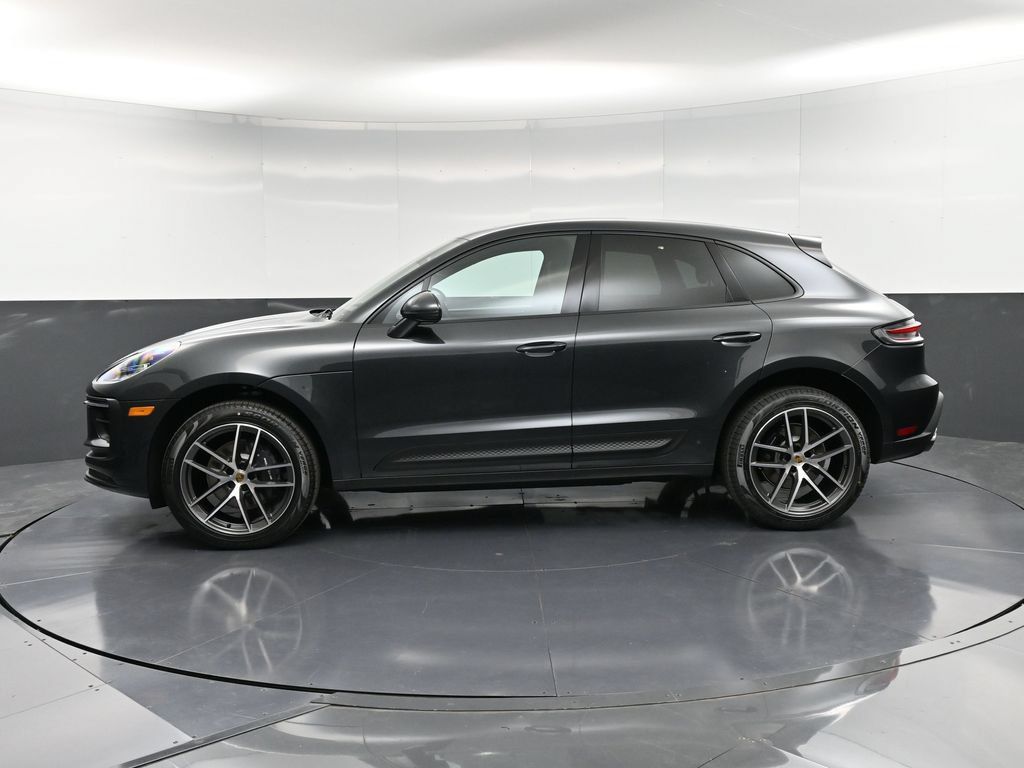 Certified 2026 Porsche Macan AWD/4WD image 2