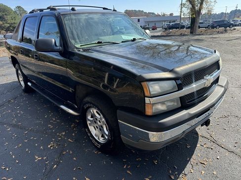 Used 2005 Chevrolet Avalanche Z71 w/ Sun And Sound Package image 12