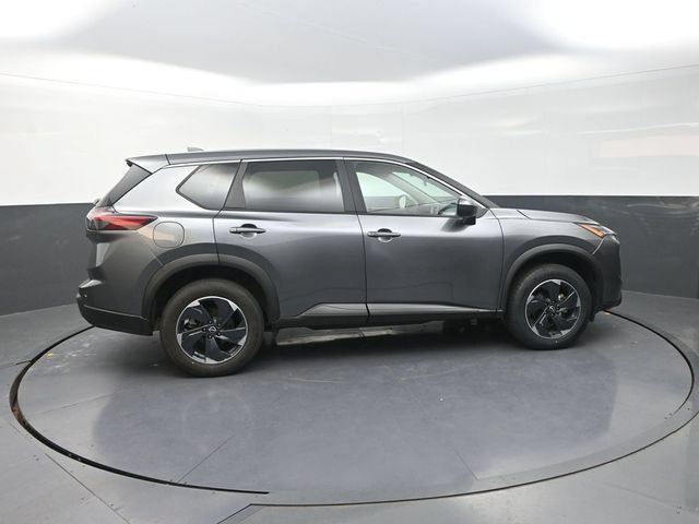 Used 2024 Nissan Rogue SV AWD/4WD image 9