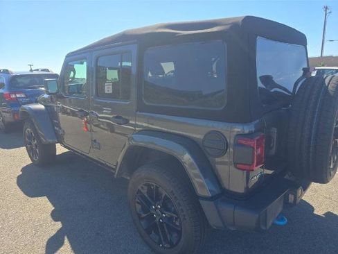 Used 2024 Jeep Wrangler Unlimited Sahara image 4