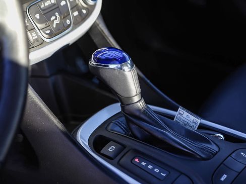 Used 2018 Chevrolet Volt LT w/ Comfort Package image 20