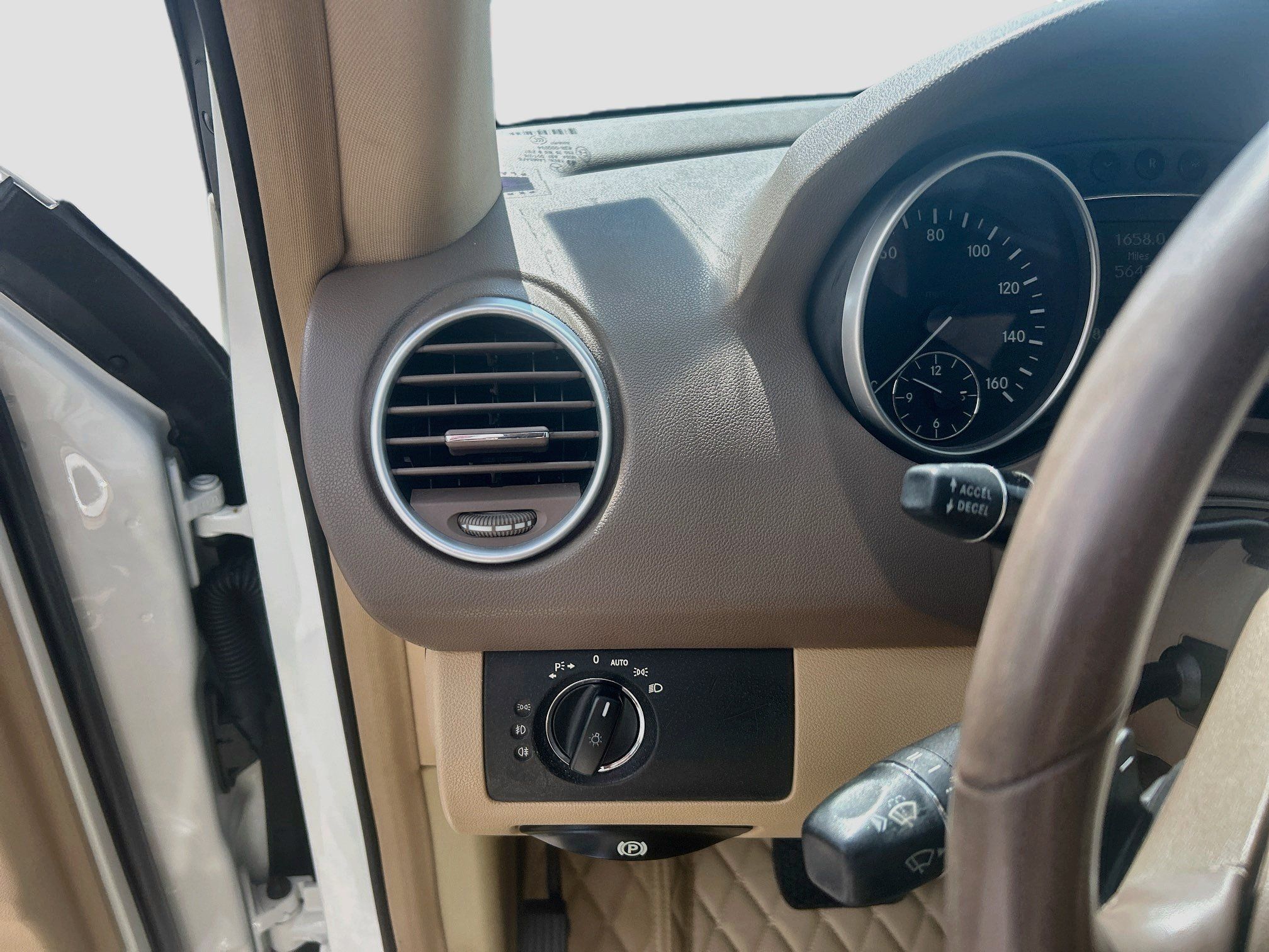 Used 2010 Mercedes-Benz ML 350 2WD image 10