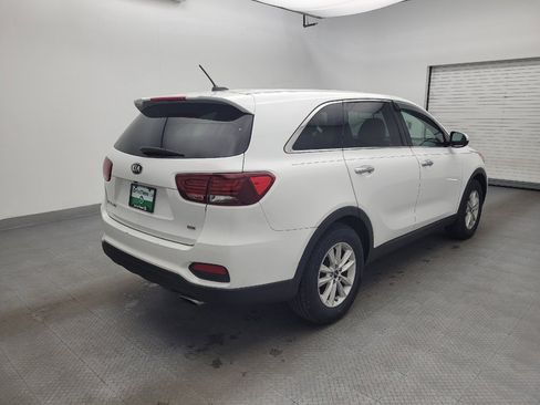 Used 2019 Kia Sorento LX image 9