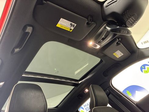 Used 2021 Volvo XC40 T5 R-Design w/ Advanced Package image 31