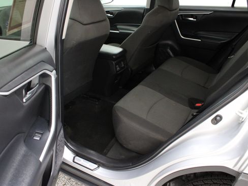 Used 2022 Toyota RAV4 XLE AWD/4WD image 26