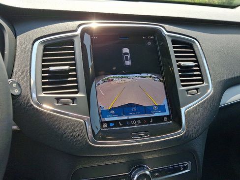 Certified 2024 Volvo XC90 B5 Core w/ Protection Package Premier image 18