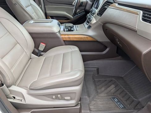 Used 2020 GMC Yukon Denali w/ Denali Premium Package RWD image 31