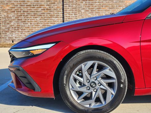 Used 2024 Hyundai Elantra SEL image 10