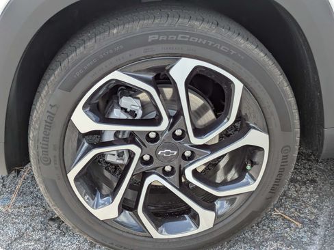 Used 2026 Chevrolet Trax RS w/ Driver Confidence Package FWD image 32