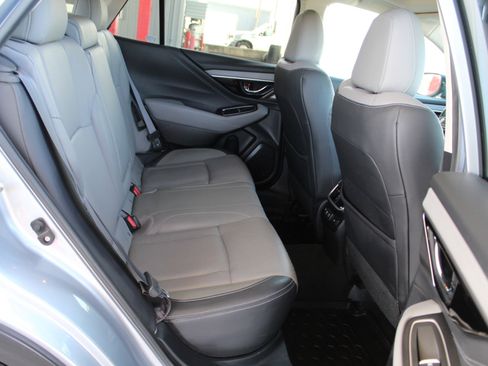 Used 2020 Subaru Outback Limited image 22