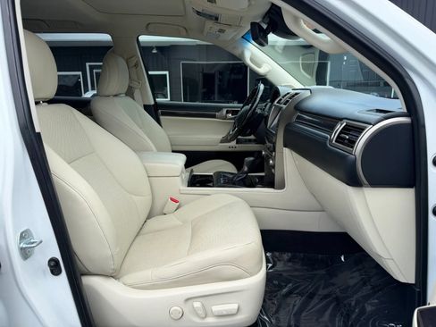 Used 2020 Lexus GX 460 Premium w/ Premium Package AWD/4WD image 15