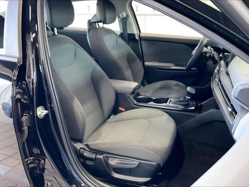 Used 2025 Kia K4 FWD image 21