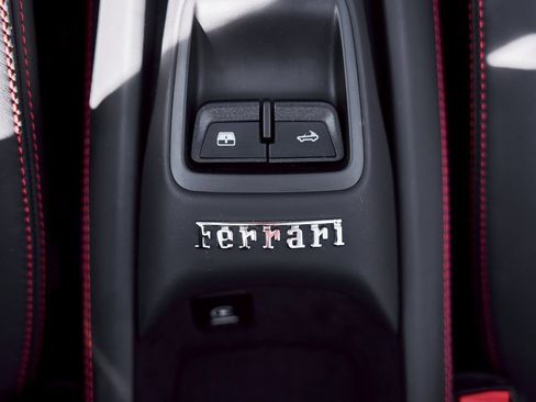 Used 2022 Ferrari F8 Tributo image 68