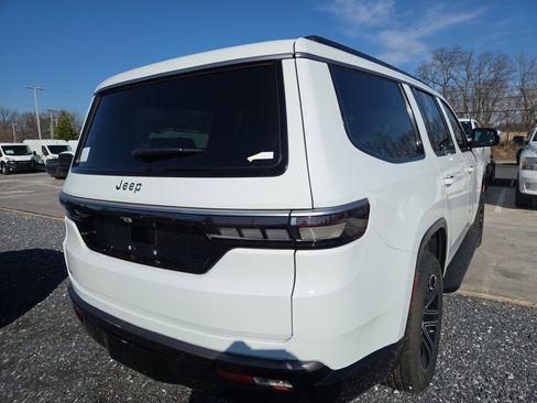 New 2026 Jeep Grand Wagoneer 4WD image 3