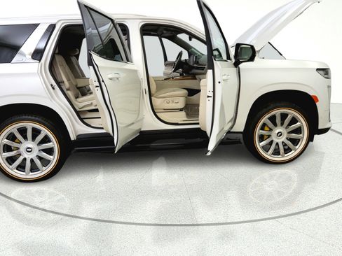 Used 2021 Cadillac Escalade Premium Luxury Platinum RWD image 15