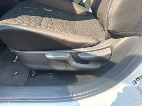 Used 2021 Nissan Kicks SR FWD image 11