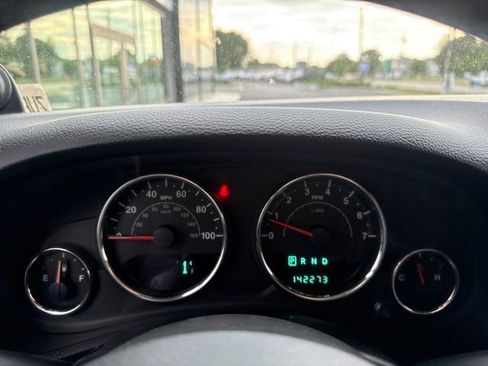 Used 2014 Jeep Wrangler Sahara w/ Connectivity Group AWD/4WD image 17