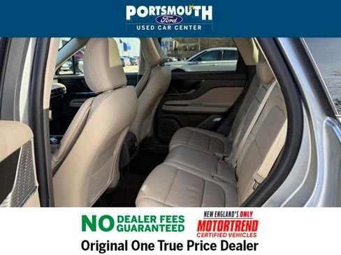 Used 2022 Lincoln Corsair AWD w/ Premium Package image 5