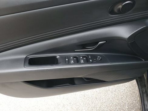 Used 2025 Hyundai Elantra SEL FWD image 19