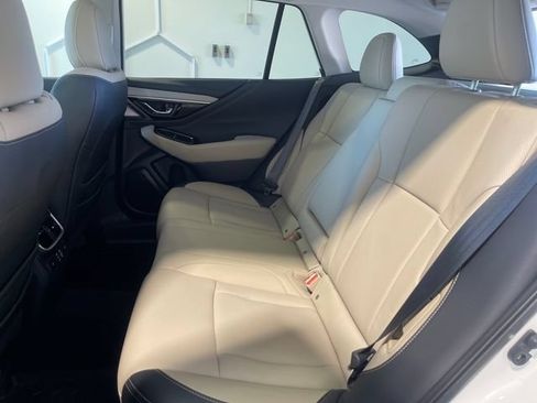 Used 2025 Subaru Outback Limited AWD/4WD image 15