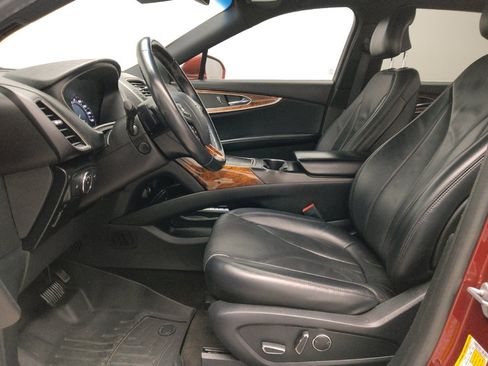 Used 2017 Lincoln MKX Reserve w/ Lincoln MKX Climate Package image 17