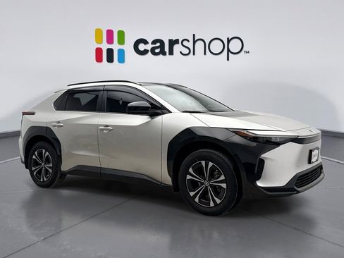 Used 2025 Toyota bZ4X AWD image 7