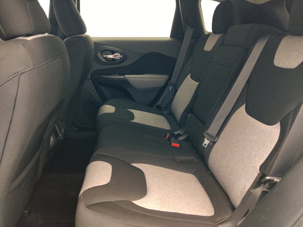 Used 2014 Jeep Cherokee Latitude w/ Comfort/Convenience Group AWD/4WD image 18