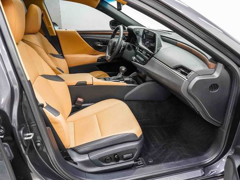 Used 2024 Lexus ES 350 w/ Premium Package FWD image 17