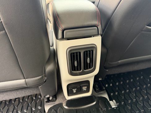 Used 2018 Jeep Compass Limited w/ Navigation Group AWD/4WD image 14