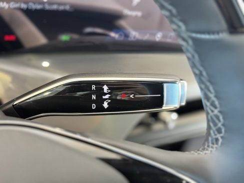 New 2026 Cadillac Vistiq Luxury image 32