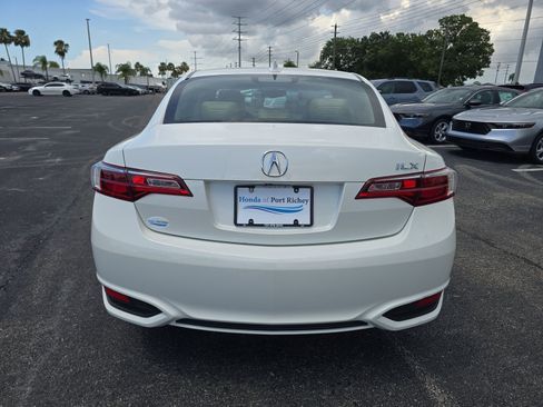 Used 2016 Acura ILX FWD image 5