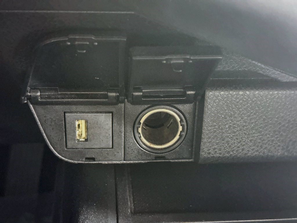 Used 2020 Toyota Camry SE FWD image 39