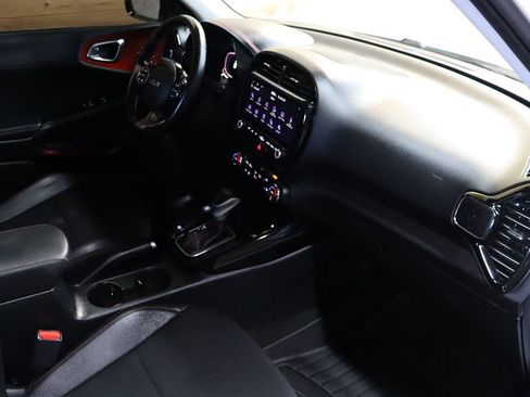 Used 2023 Kia Soul GT-Line FWD image 47
