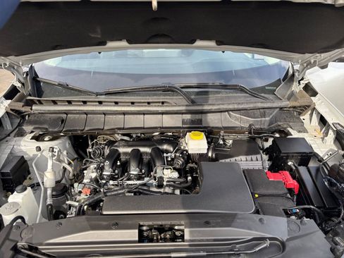 Used 2025 Nissan Pathfinder SV image 34