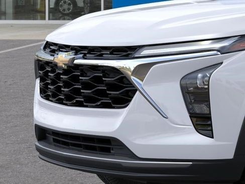 New 2026 Chevrolet Trax LT w/ Driver Confidence Package FWD image 13