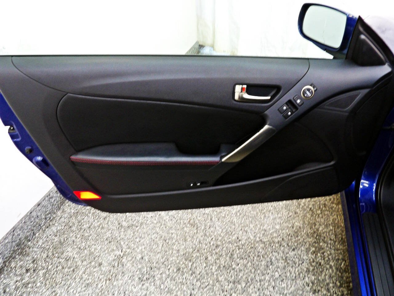 Used 2016 Hyundai Genesis Coupe 3.8 RWD image 7