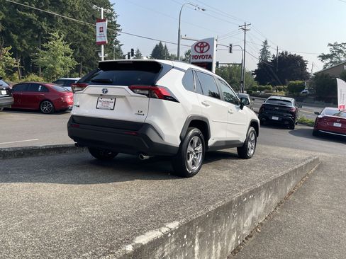 Certified 2024 Toyota RAV4 LE AWD/4WD image 7