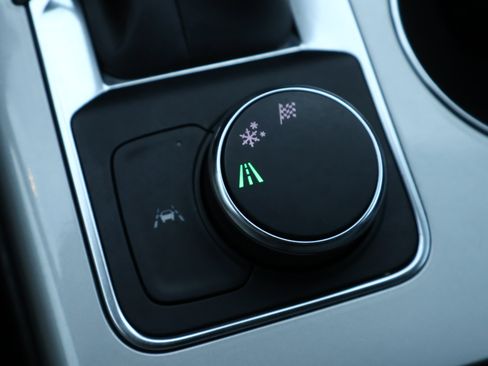 Used 2025 Chevrolet Blazer LT FWD image 19