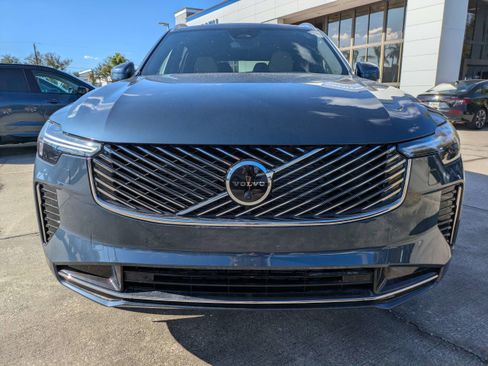 New 2026 Volvo XC90 B6 Plus w/ Protection Package Premier image 9