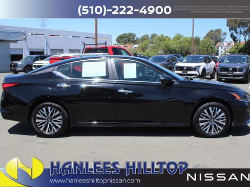 Used 2025 Nissan Altima 2.5 SV FWD image 6