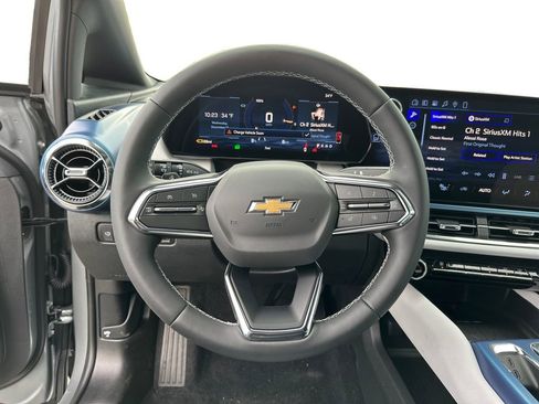 New 2026 Chevrolet Equinox EV LT image 12