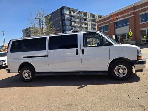 Used 2019 Chevrolet Express 3500 LT w/ LT Preferred Equipment Group RWD image 12