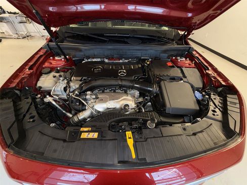 Used 2022 Mercedes-Benz GLB 250 4MATIC image 18