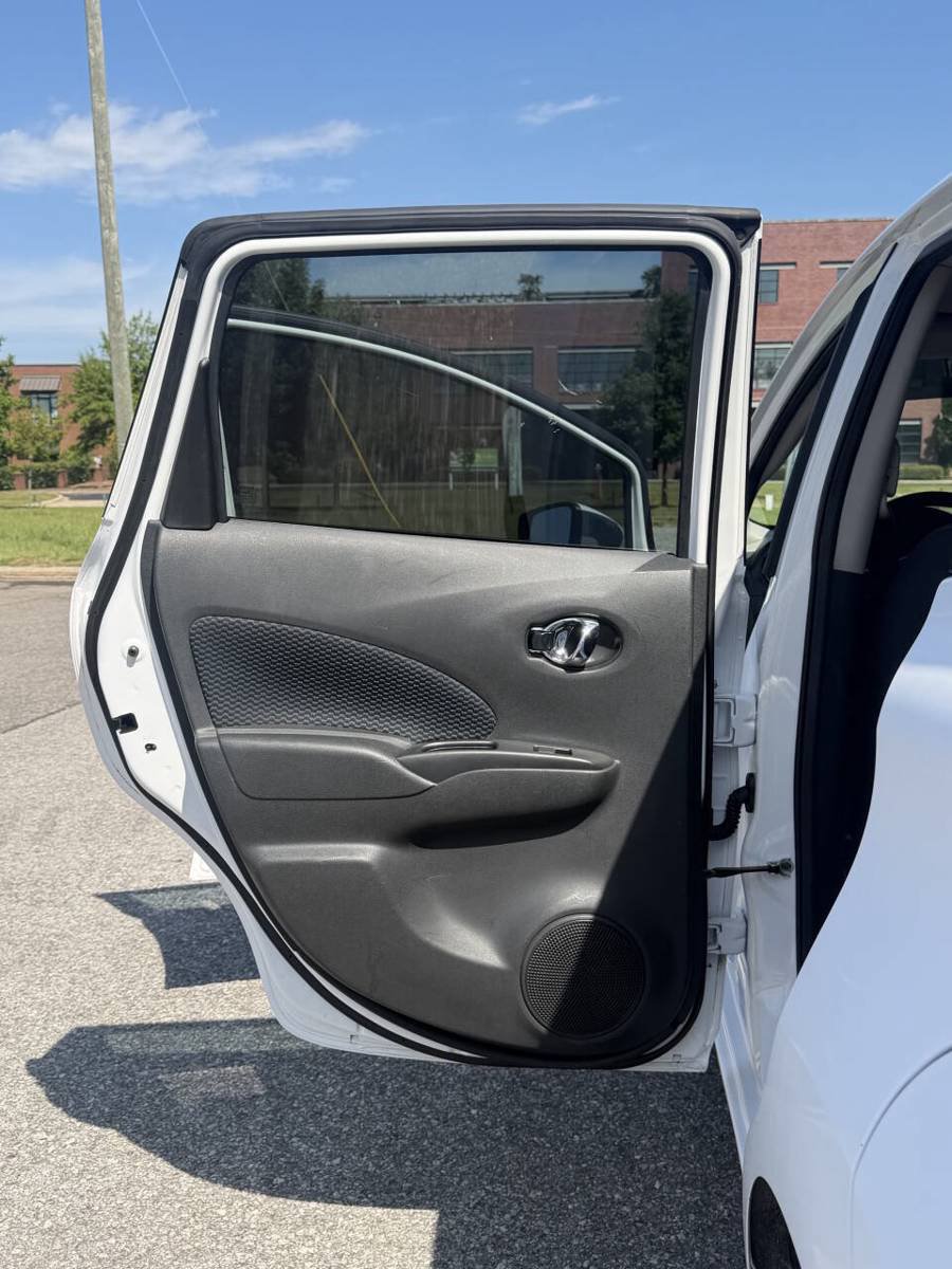 Used 2017 Nissan Versa Note SV FWD image 16