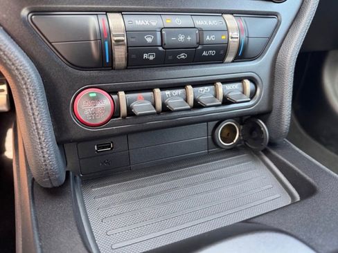 Used 2021 Ford Mustang Shelby GT500 w/ Carbon Fiber Track Pack image 34