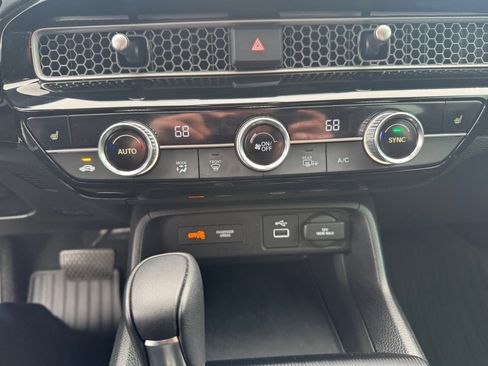 Certified 2024 Honda Civic EX image 21