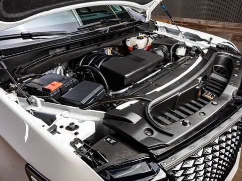 Used 2025 Cadillac Escalade ESV Sport Platinum w/ LPO, ONYX Package image 44