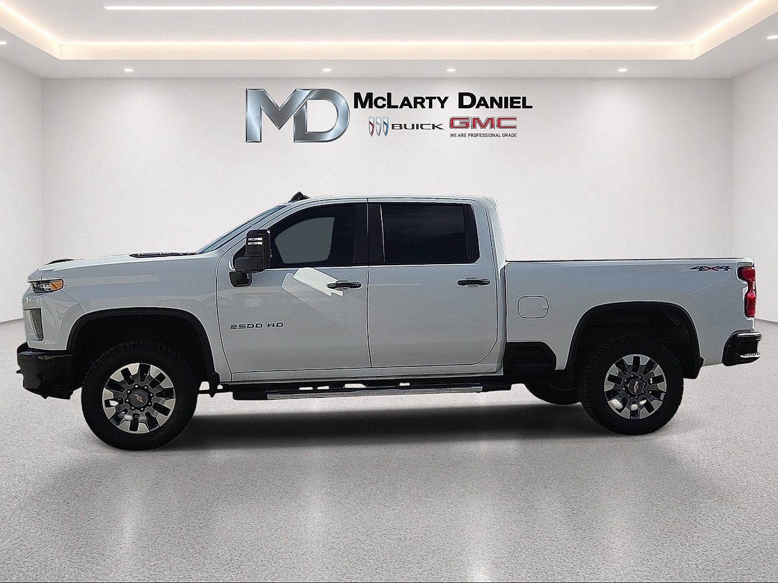 Used 2023 Chevrolet Silverado 2500 Custom w/ Custom Value Package AWD/4WD image 2