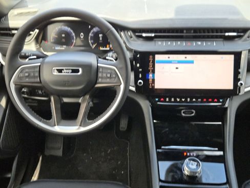 New 2026 Jeep Grand Cherokee L Limited RWD image 32